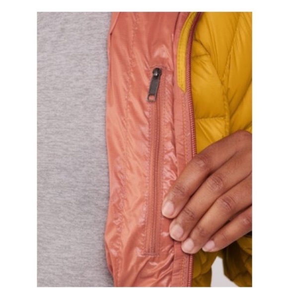 Patagonia Women’s XXL Down Sweater Puffer Jacket Yellow Cosmic Gold NWT 1 - Picture 12 of 15